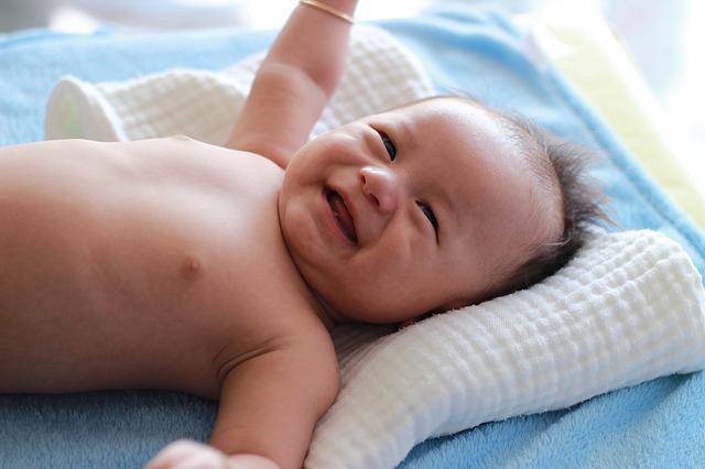 back pose newborn baby