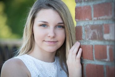 How to Adjust Facial Features in Photoshop
