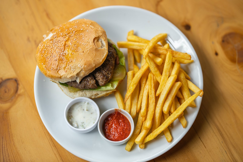 hamburger and chips